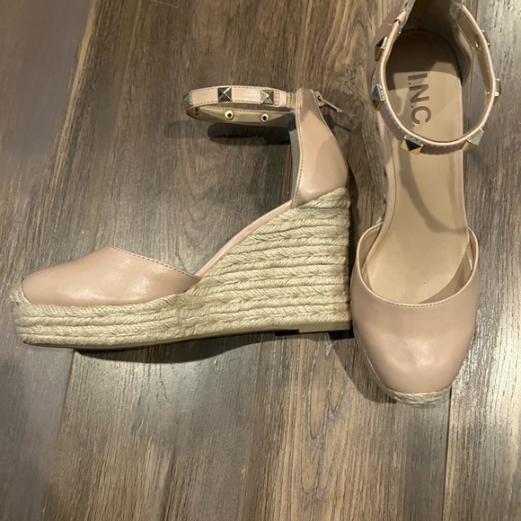 Wedges - Picture 2 of 3